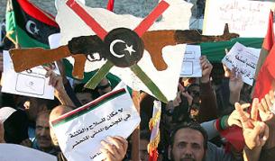 7 декември. Жители на Триполи настояват за разоръжаване