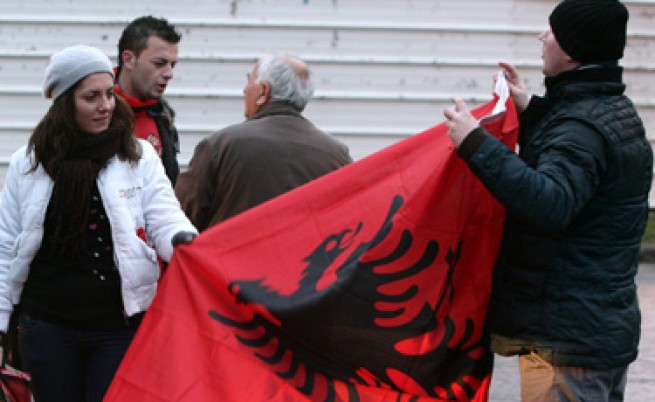 Сблъсъци между полиция и демонстранти в Косово