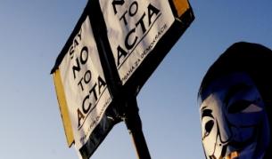 Чехия и Словакия замразиха процедурите по ACTA