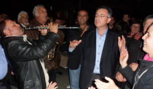 Хасан Азиз празнува поредната си изборна победа в Кърджали