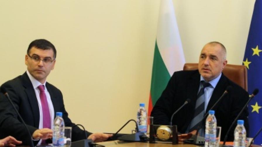Премиерът Бойко Борисов и вицепремиерът Симеон Дянков по време на заседание на Министерския съвет