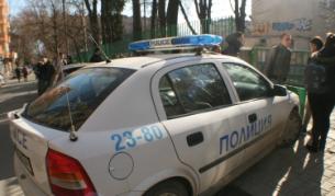 Полицията разтървава ученици побойници