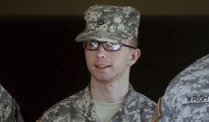 Брадли Манинг през декември 2011 г.