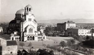 Мостът на влюбените показва София без коли