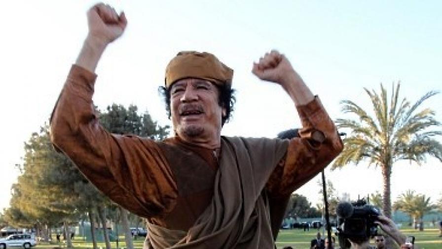 Саркози искал да продаде реактор на Кадафи