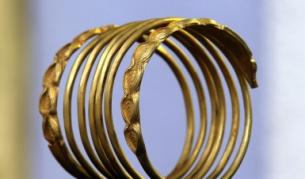 Украшение от времето на даките, изложено в археологическия музей в Букурещ