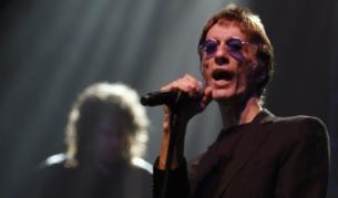 Робин Гиб на сцената през 2010 г.