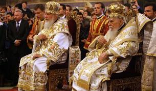 Патриарх Кирил и патриарх Максим в катедралния храм "Св. Ал. Невски"