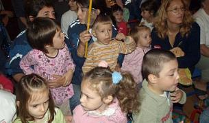 1000 са вече приемните семейства в България