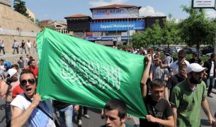 Масови протести на етнически албанци в Македония