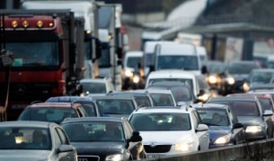 Меркел: Няма да въвеждаме такси за аутобаните