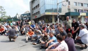 Металурзите от Оловно-цинковия комбинат (ОЦК) блокираха на 9 май най-натовареното кръстовище в центъра на Кърджали