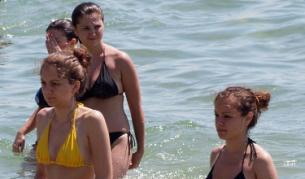 Проучване: Българите предпочитат да не демонстрират щастието си