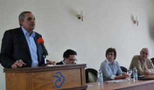 Преди две години на Националното съвещание в Пловдив Ив. Костов заяви че партията му подкрепя правителството на ГЕРБ