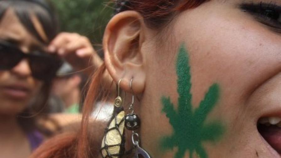 Хиляди на фестивал на марихуаната в Сиатъл 