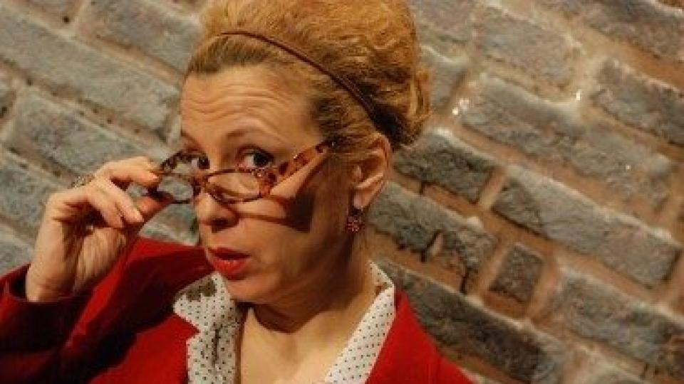 Силвия Лулчева в "Любовна песен", спектакъл на Младежкия театър "Н. Бинев"