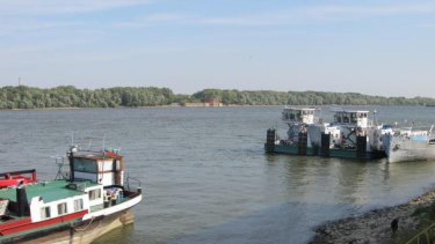 Нови два кораба заседнаха в Дунав