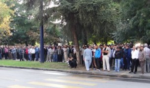 300 души около съда заради дело за радикален ислям