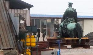Скандал с паметника на Цар Освободител - в склад за вторични суровини