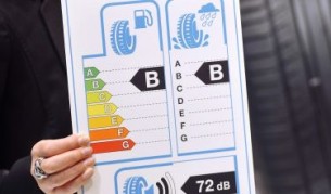 От днес - и автомобилните гуми с етикети