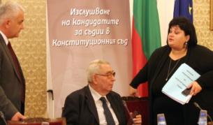 Комисия по правни въпроси при изслушването на 24 октомври на предложените кандидати за съдии в Конституционния съд на Република България от квотата на Народното събрание. На снимката: Явор Нотев, Любен Корнезов и Искра Фидосова