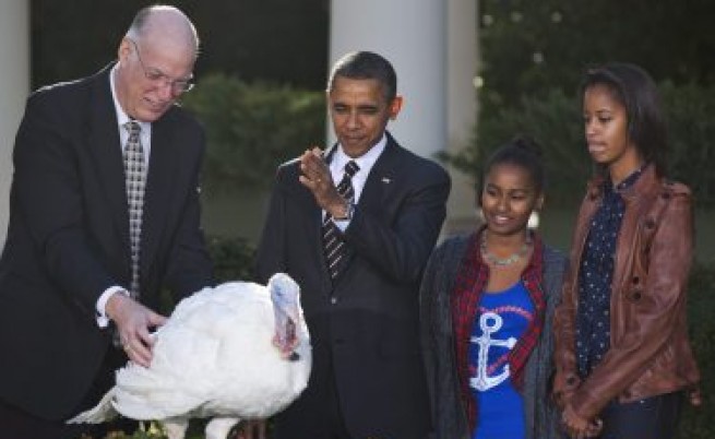 Обама помилва две пуйки