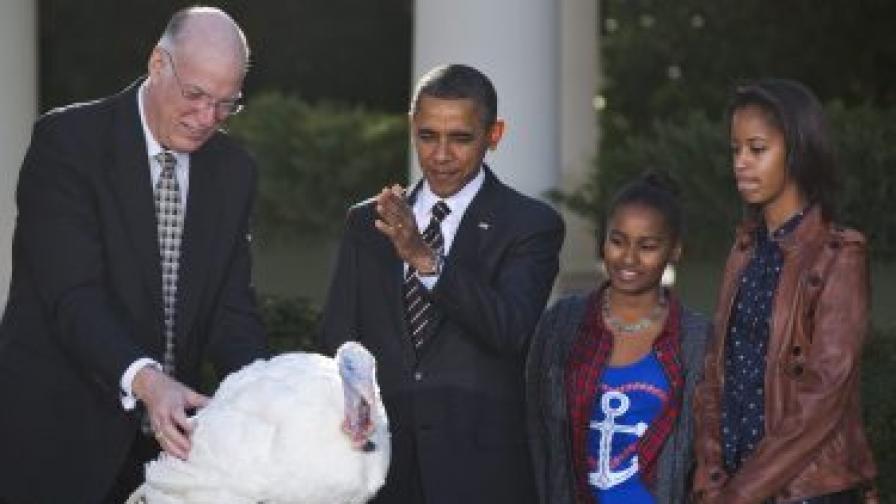 Обама помилва две пуйки