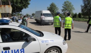 През годината имаше многобройни акции за фалшиви винетни стикери