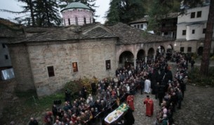 Погребението на патриарха на Българската православна църква Максим в Троянската Света обител