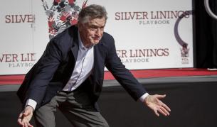 Робърт де Ниро, след като остави отпечатъците си пред Китайския театър в Холивуд