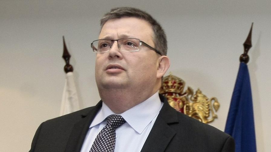 Цацаров: Смятаме, че Октай Енимехмедов е имал съучастник