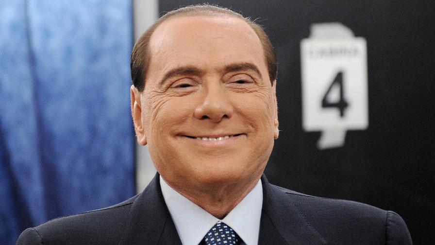 Силвио Берлускони обвинен в подкупване на опозиционен депутат