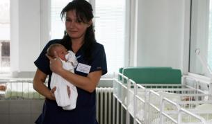 Летните бебета са с по-малък шанс за елитно образование