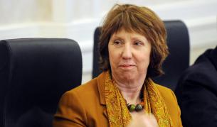 Върховният представител на ЕС за външната политика и сигурността Катрин Аштън разговаря с президента на Косово Атифете Яхяга и премиера Хашим Тачи, а по-късно и със сръбския президент Томислав Николич