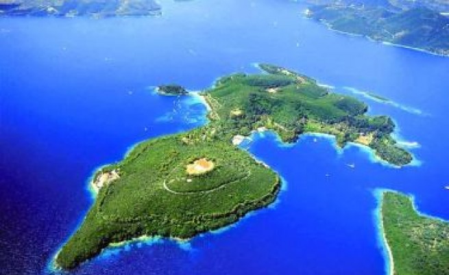 Атина Онасис продаде остров на дядо си