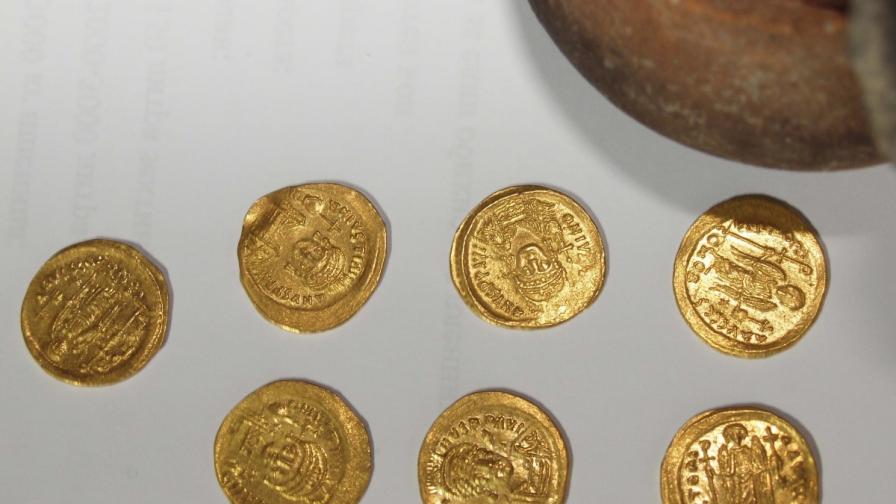 Археолози откриха малко златно съкровище край Бяла