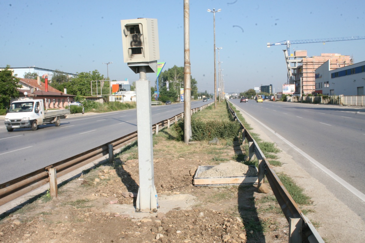 Откъснала се гума на ТИР уби човек на Околовръстното