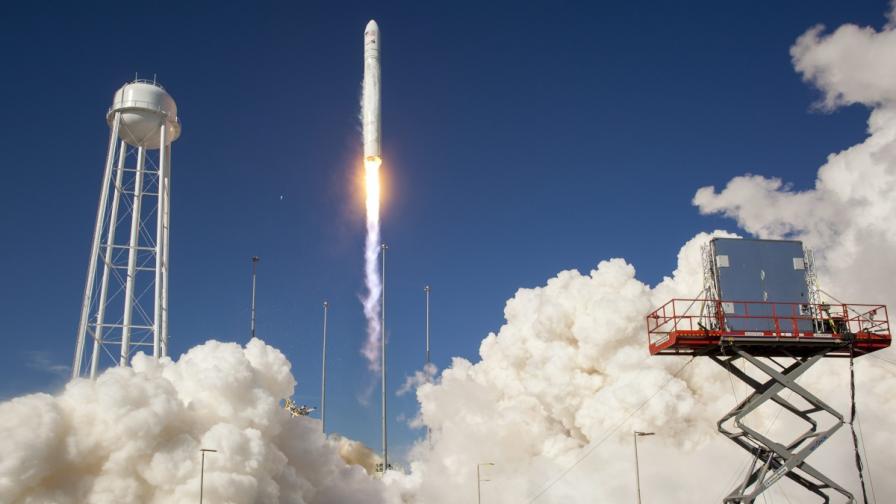Успешен опит за частната ракета "Антарес"