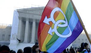 Привърженици на еднополовите бракове демонстрират пред сградата на Върховния съд на САЩ във Вашингтон (снимка от 27 март 2013 г.)