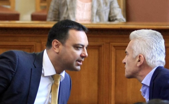 Сидеров и Московски се спречкаха в парламента