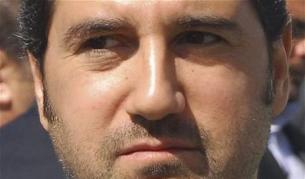 Рами Маклуф, който е братовчед на Асад по майчина линия,е смятан за един от най-влиятелните хора в Сирия