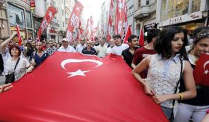 Втори убит при протестите в Турция