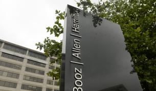 Уволниха Сноудън - мъжа, който разкри подслушването в САЩ