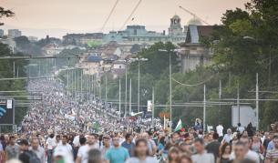 Мексиканска вълна на многохилядния протест в София