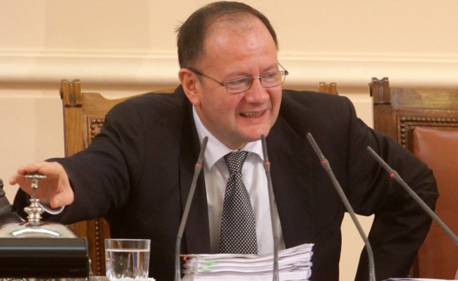 Миков: Народното събрание не трябва да заседава
