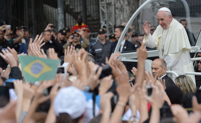 Папа Франциск показа бунтарски дух в Рио  