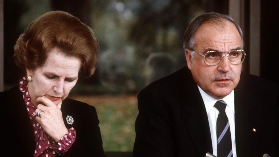 Хелмут Кол и Маргарет Тачър дават пресконференция след срещата в Бон, 1982 г.