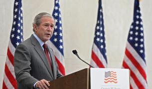 Оперираха Буш-младши заради запушена артерия