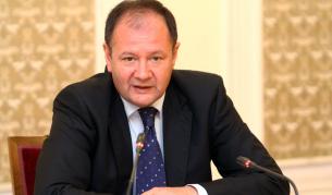 Михаил Миков