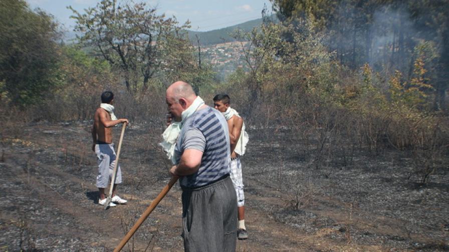 Овладени и локализирани са пожарите в Старозагорско